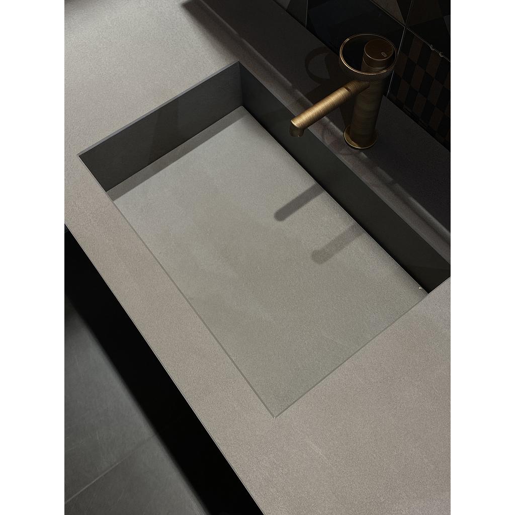 Plan au ML sans découpe 120.6 x 50,5  x 1 cm avec vasque cover moulée de 50 x 30 cm, un trou de robinetterie (axe vasque) A CONFIRMER,  - Finition Grès cérame à choix (catégorie LA) A CONFIRMER